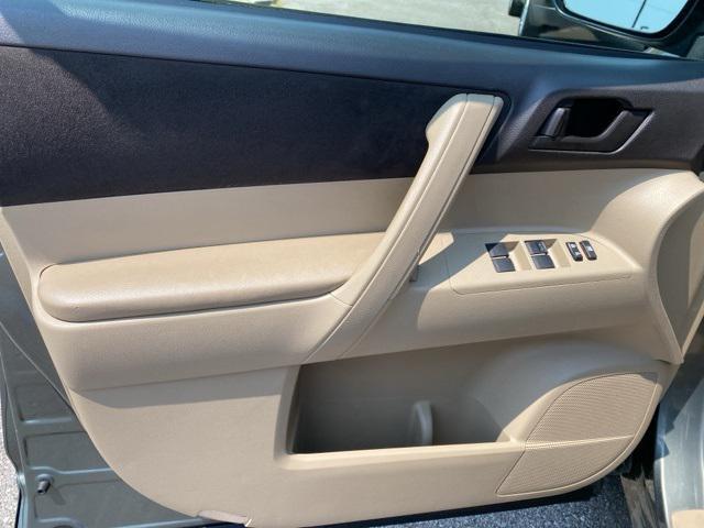 used 2010 Toyota Highlander car, priced at $7,999