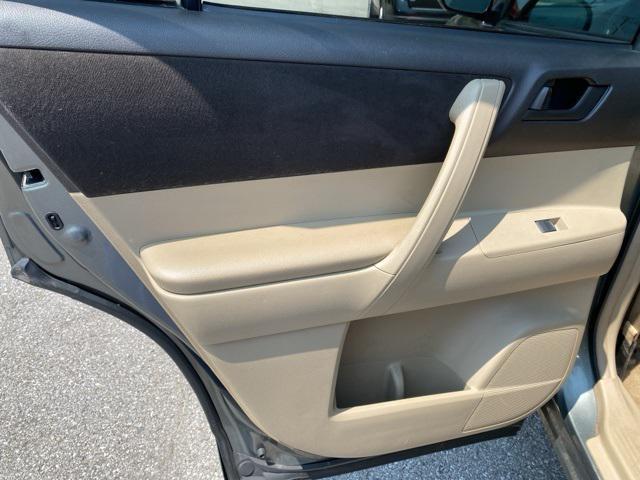 used 2010 Toyota Highlander car, priced at $7,999