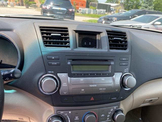 used 2010 Toyota Highlander car, priced at $7,999