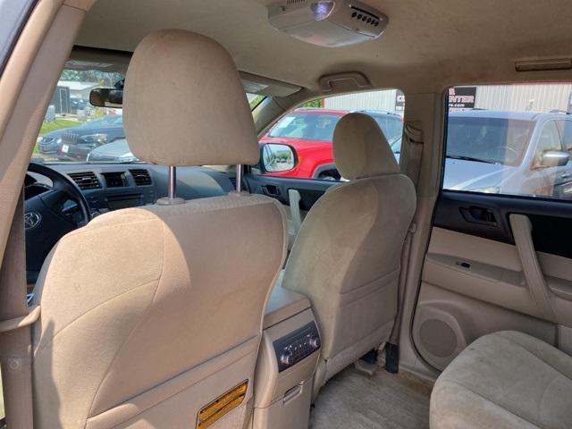 used 2010 Toyota Highlander car, priced at $7,999