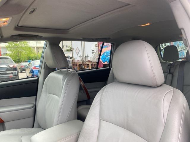used 2009 Toyota Highlander car, priced at $9,299
