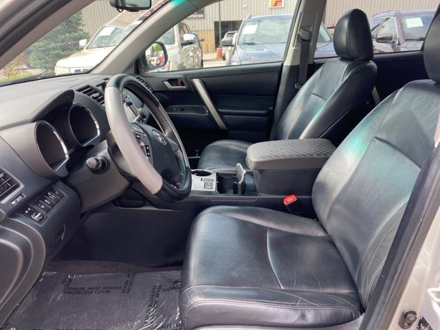 used 2013 Toyota Highlander car, priced at $9,599