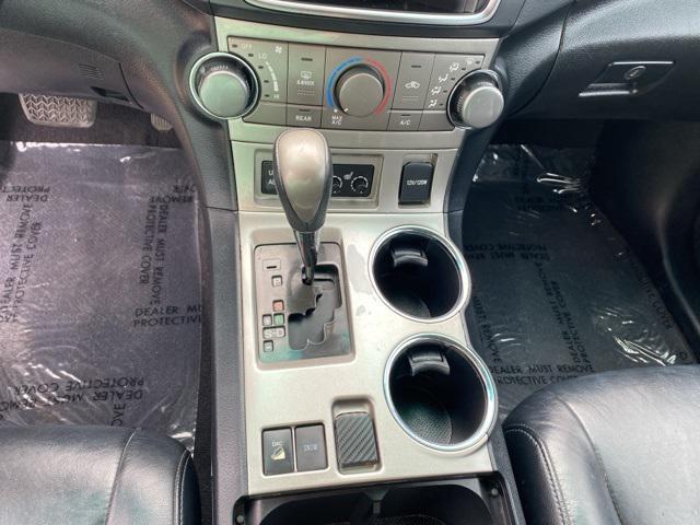 used 2013 Toyota Highlander car, priced at $9,599