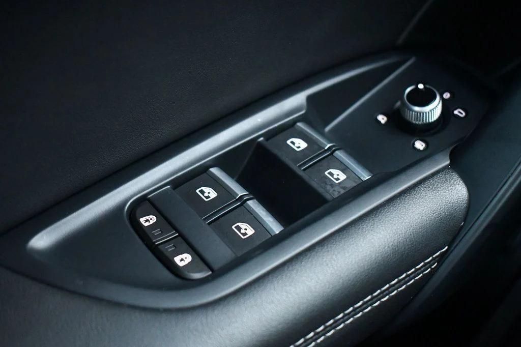 used 2022 Audi SQ5 car, priced at $27,995