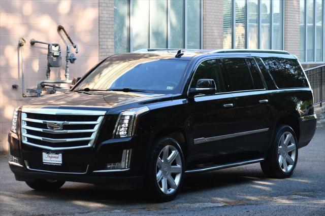 used 2020 Cadillac Escalade ESV car, priced at $39,995