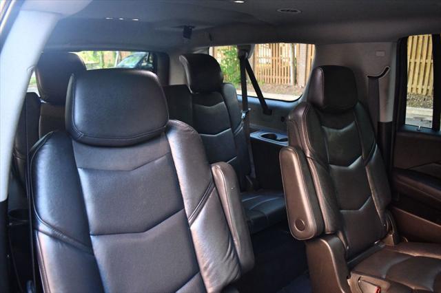 used 2020 Cadillac Escalade ESV car, priced at $39,995