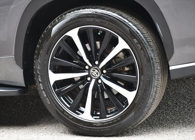 used 2021 Toyota Highlander car, priced at $31,995