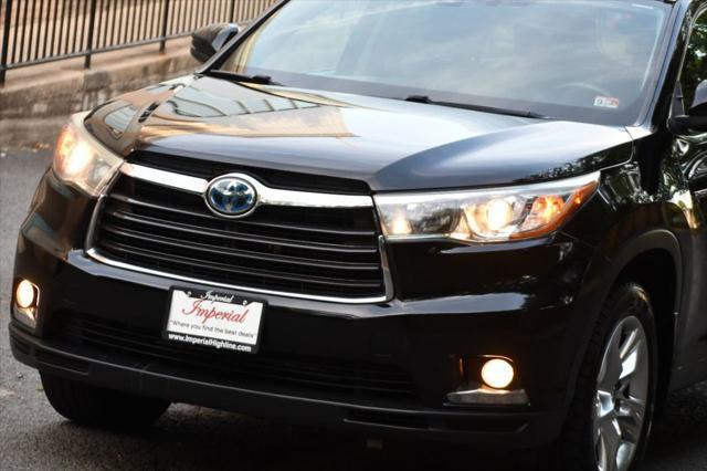 used 2015 Toyota Highlander Hybrid car, priced at $21,995