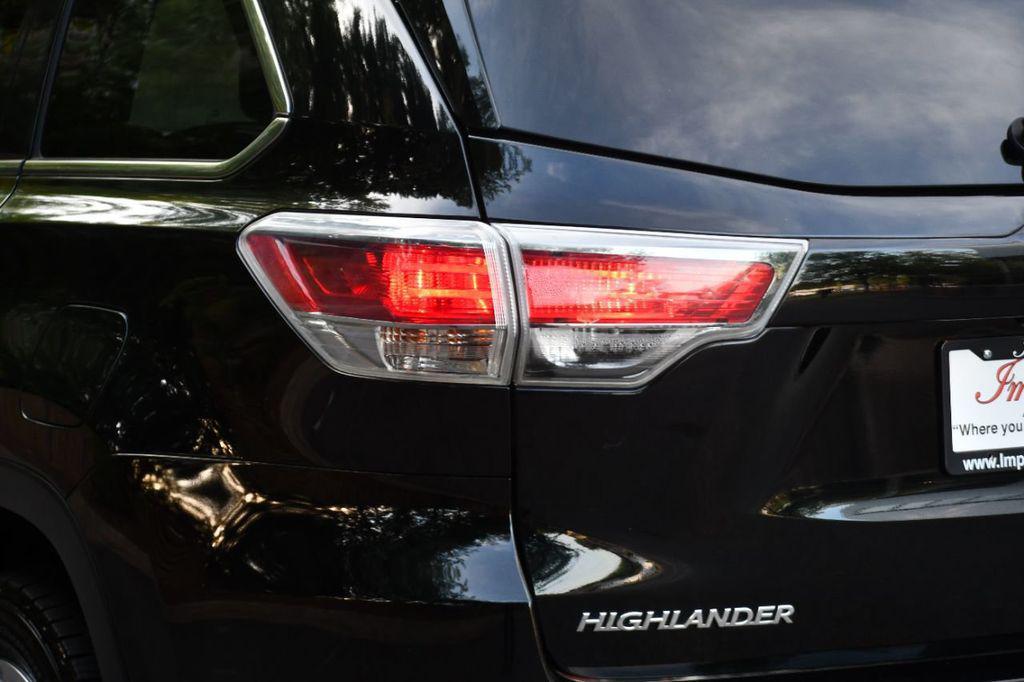 used 2015 Toyota Highlander Hybrid car, priced at $20,995