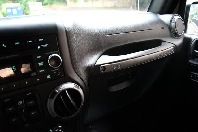 used 2015 Jeep Wrangler Unlimited car, priced at $17,995