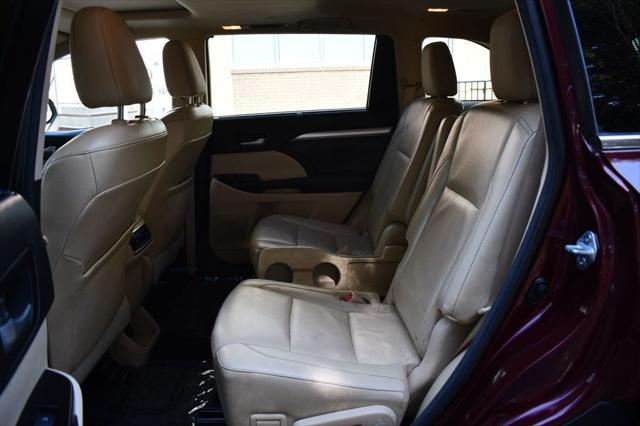 used 2015 Toyota Highlander car, priced at $16,995