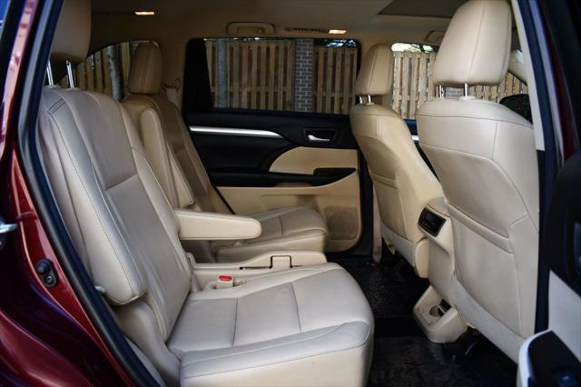 used 2015 Toyota Highlander car, priced at $16,995