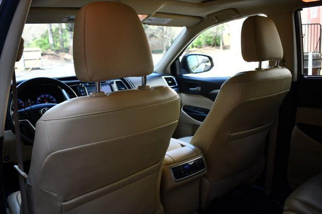 used 2015 Toyota Highlander car, priced at $16,995