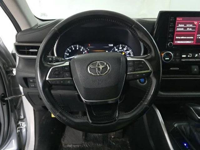 used 2020 Toyota Highlander car, priced at $24,995