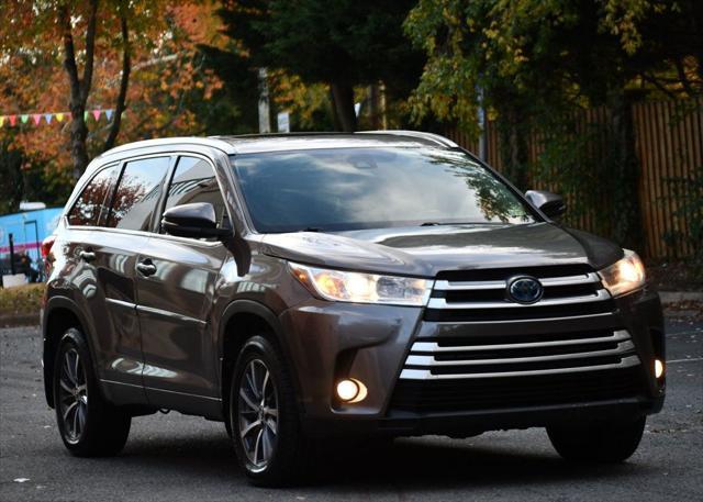 used 2017 Toyota Highlander car, priced at $19,995