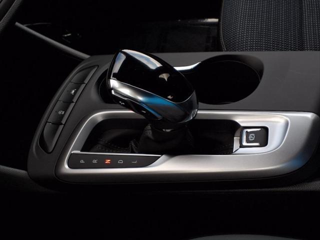 new 2025 Buick Envista car, priced at $25,090