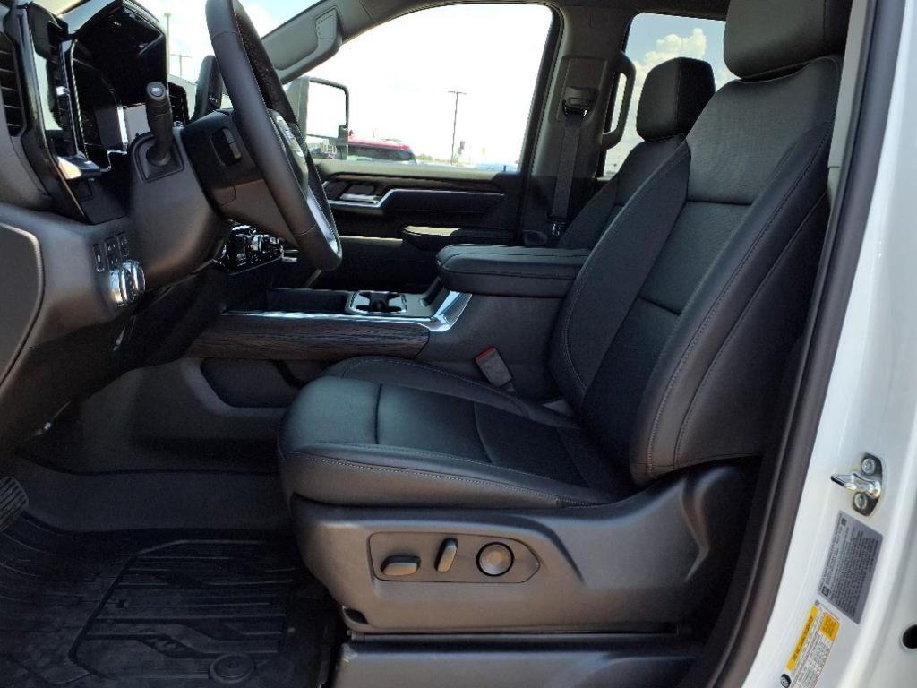 new 2025 GMC Sierra 2500 car, priced at $77,475