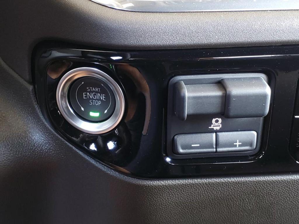 new 2025 GMC Sierra 3500 car, priced at $75,085
