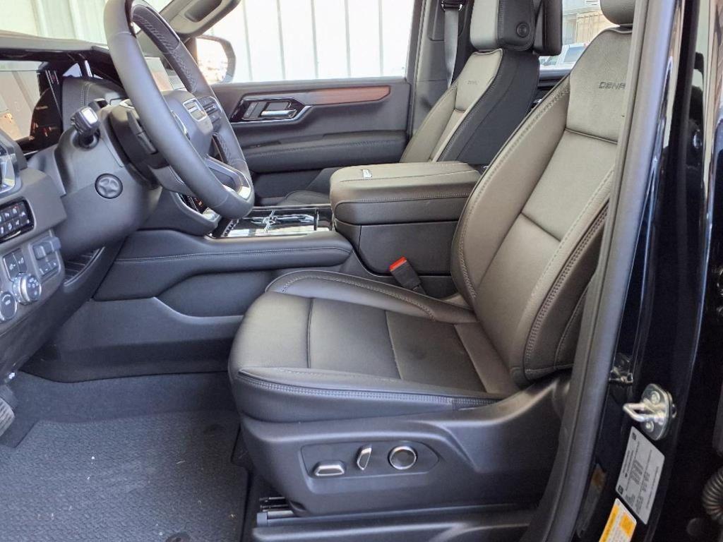 new 2025 GMC Yukon car, priced at $91,325