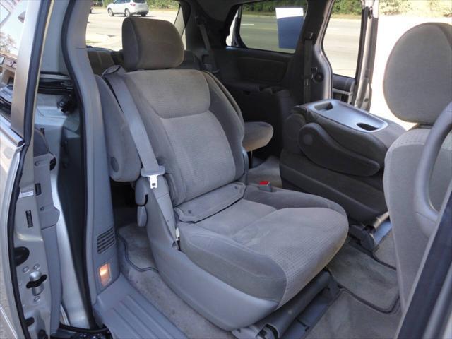 used 2007 Toyota Sienna car, priced at $5,499