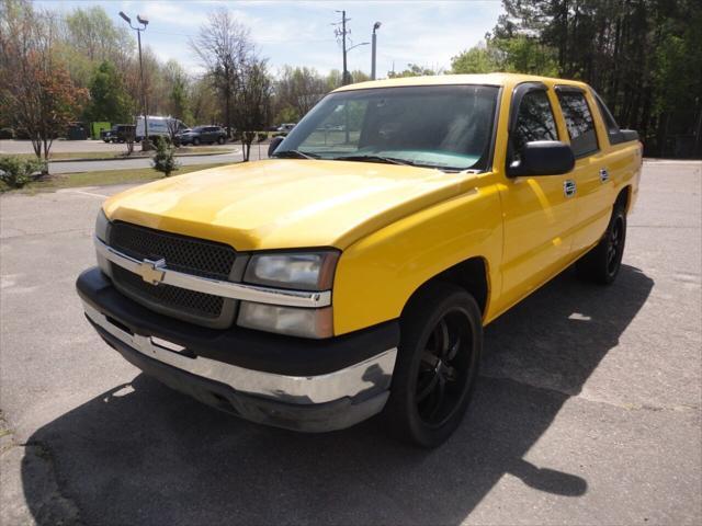 used 2003 Chevrolet Avalanche car, priced at $4,999