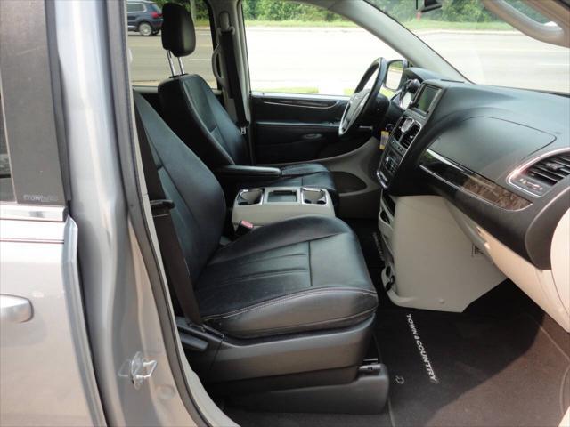 used 2014 Chrysler Town & Country car, priced at $8,499