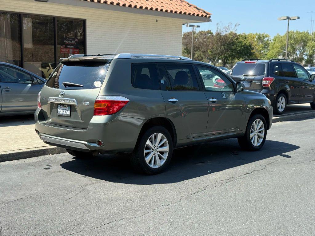 used 2008 Toyota Highlander Hybrid car, priced at $8,499