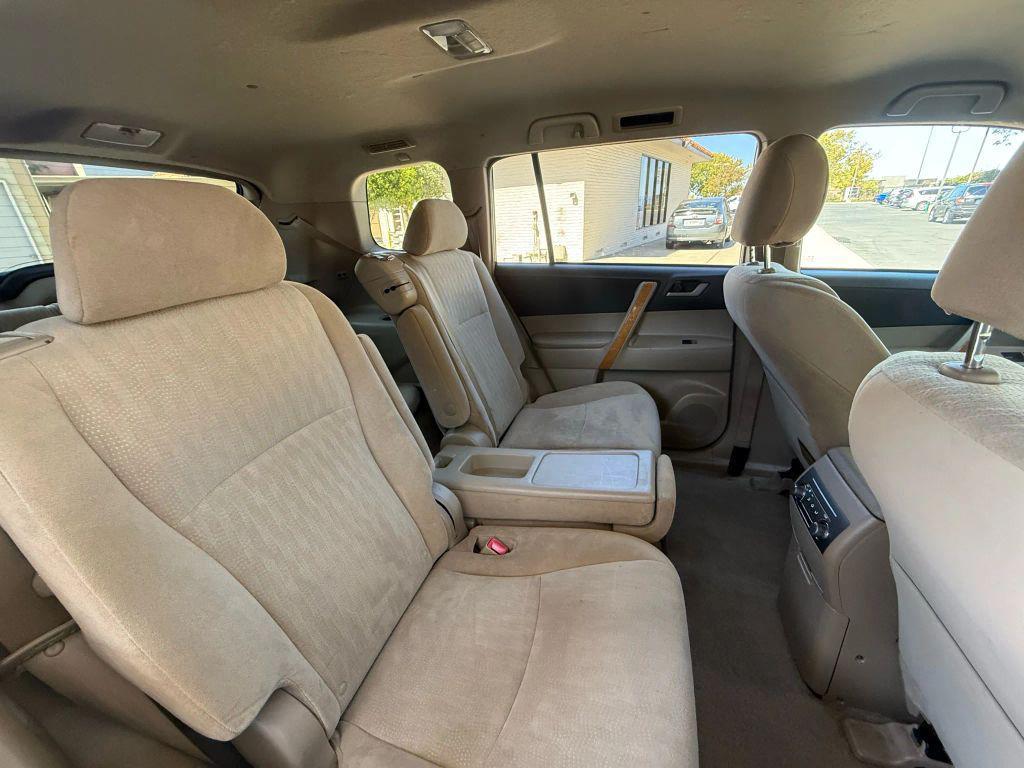 used 2008 Toyota Highlander Hybrid car, priced at $8,499