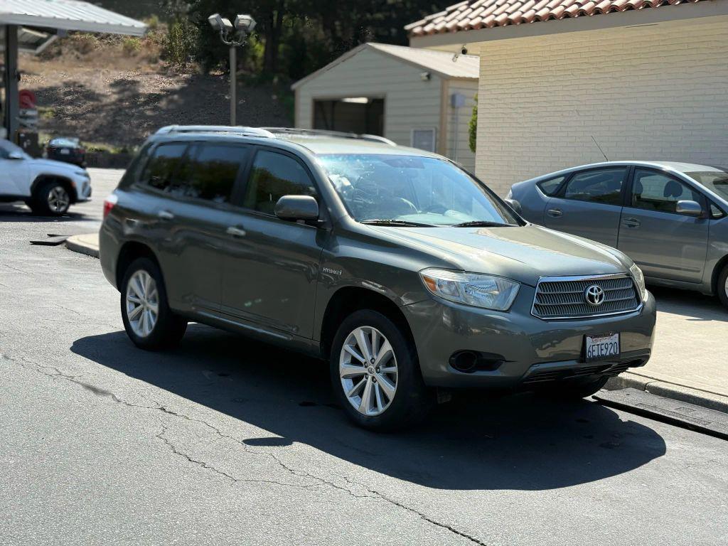used 2008 Toyota Highlander Hybrid car, priced at $8,499