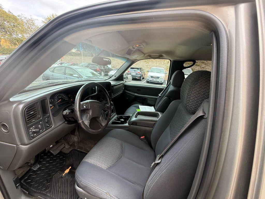 used 2003 Chevrolet Avalanche car, priced at $10,999