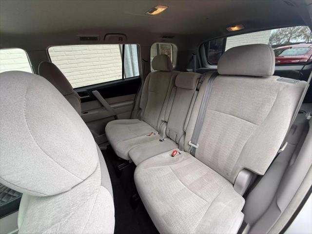 used 2012 Toyota Highlander car, priced at $13,999