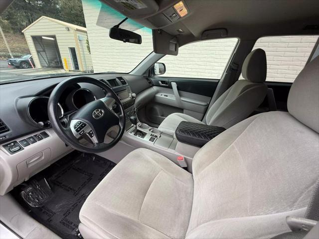 used 2012 Toyota Highlander car, priced at $13,999