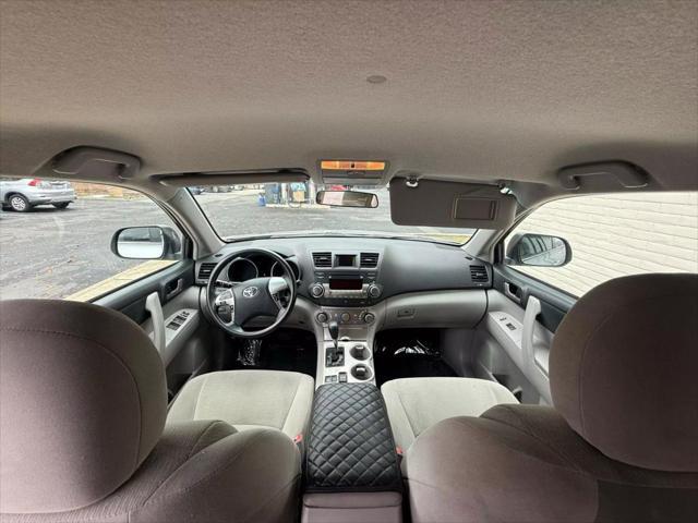 used 2012 Toyota Highlander car, priced at $13,999