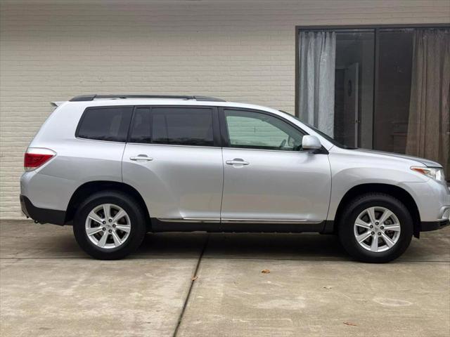 used 2012 Toyota Highlander car, priced at $13,999