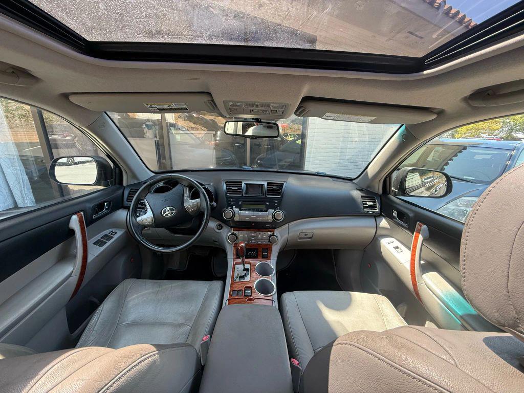 used 2009 Toyota Highlander car, priced at $8,999