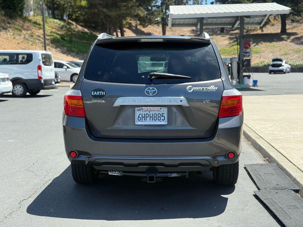used 2009 Toyota Highlander car, priced at $8,999