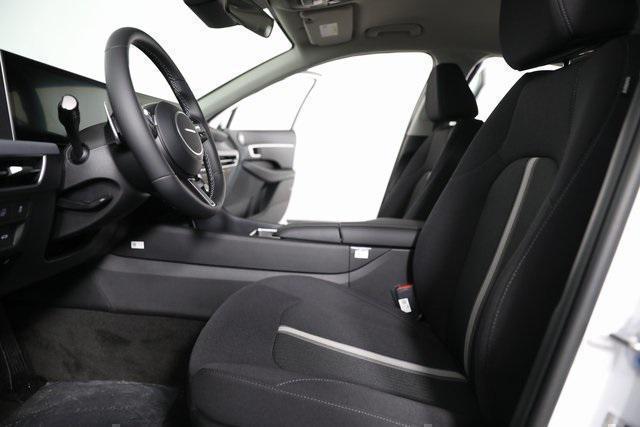 new 2025 Hyundai Sonata Hybrid car, priced at $33,141