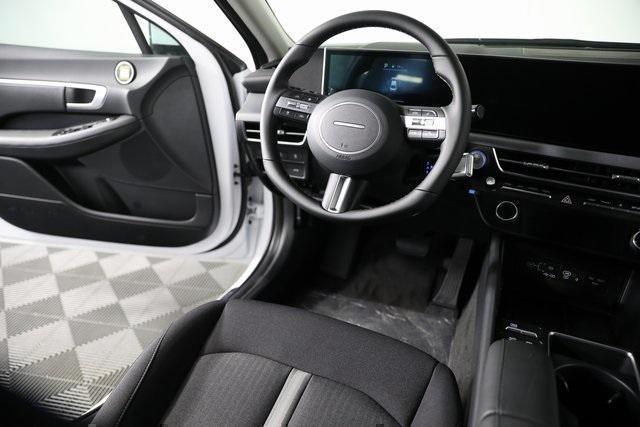 new 2025 Hyundai Sonata Hybrid car, priced at $33,141
