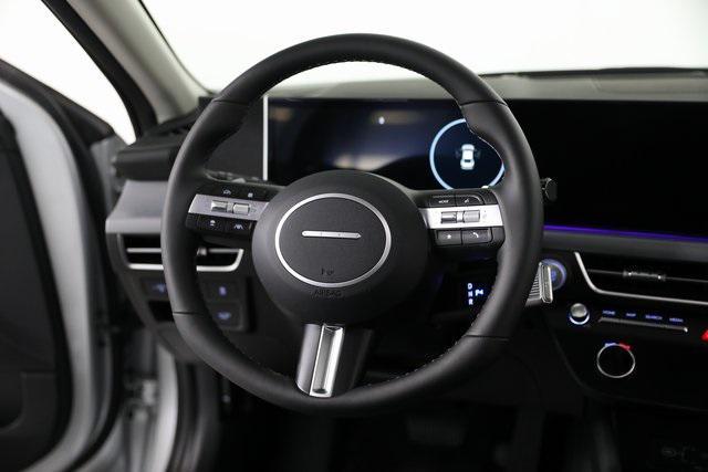 new 2025 Hyundai Sonata Hybrid car, priced at $3,881,150