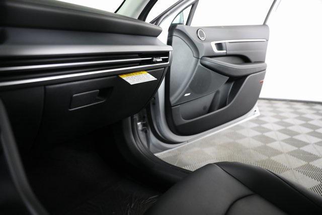 new 2025 Hyundai Sonata Hybrid car, priced at $3,881,150