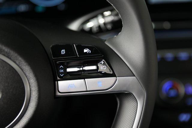 new 2025 Hyundai Elantra car, priced at $29,577