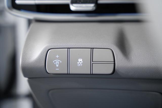 new 2025 Hyundai Elantra car, priced at $27,107