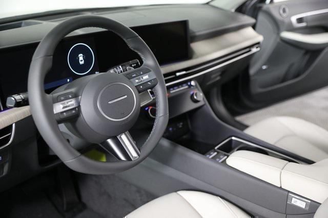 new 2025 Hyundai Sonata Hybrid car, priced at $37,829