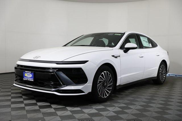 new 2025 Hyundai Sonata Hybrid car, priced at $34,651
