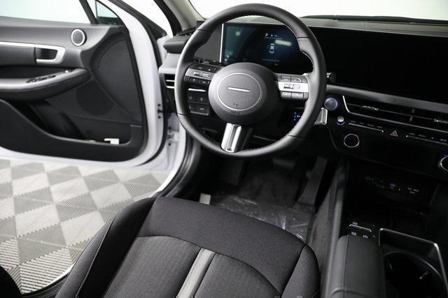 new 2025 Hyundai Sonata Hybrid car, priced at $34,651