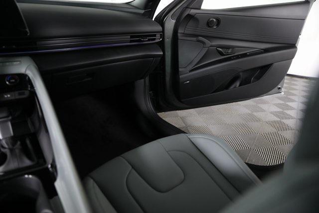 new 2025 Hyundai Elantra car, priced at $29,677