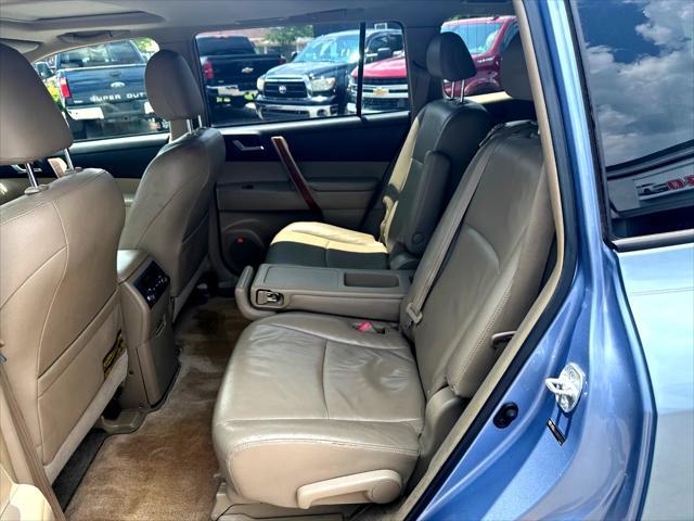 used 2008 Toyota Highlander car, priced at $6,800