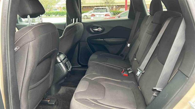 used 2015 Jeep Cherokee car, priced at $9,995