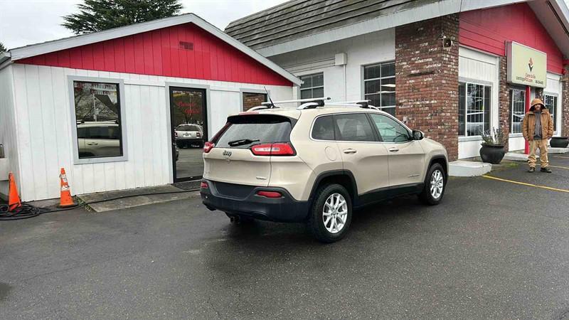used 2015 Jeep Cherokee car, priced at $8,995