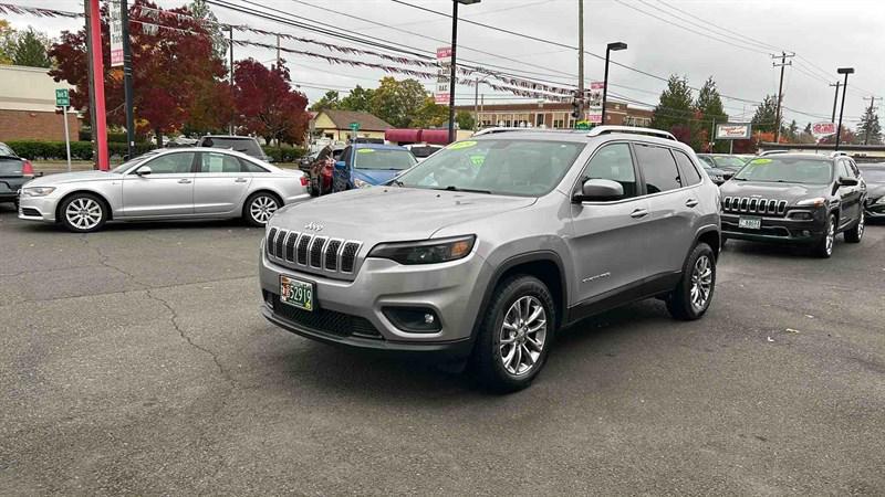 used 2019 Jeep Cherokee car, priced at $16,995